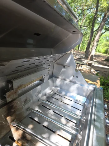 Professional BBQ grill cleaning in Dallas-Fort Worth