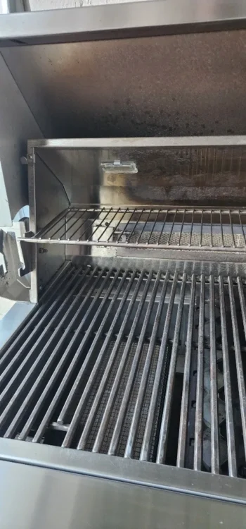 Professional BBQ grill cleaning in Dallas-Fort Worth